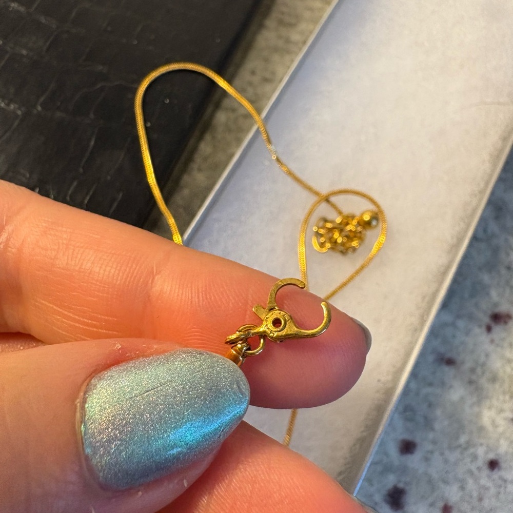 2000s Gold Butterfly Necklace - Picture 4 of 4